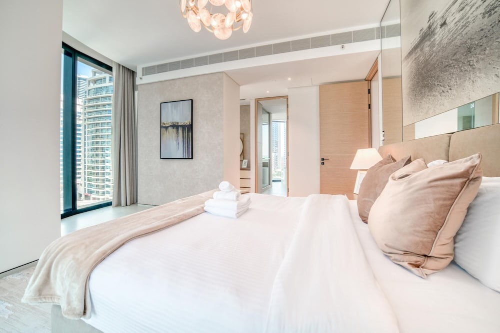Classy Address JBR 3BR w Balcony and Beach Access