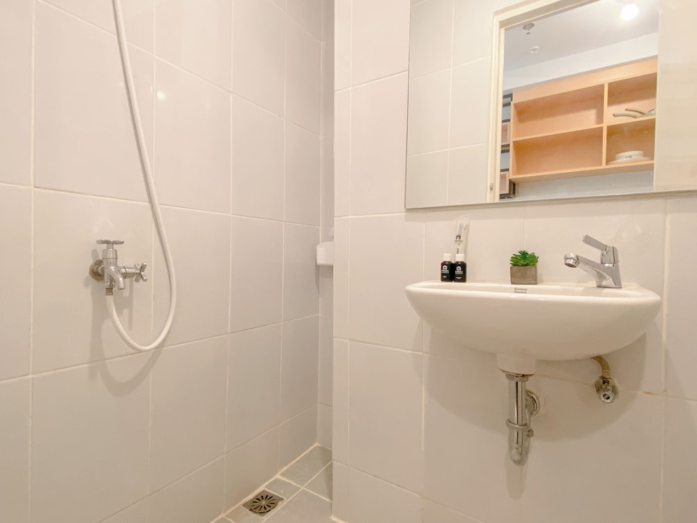 Minimalist Peach Touch Studio Apartment At Tokyo Riverside Pik 2