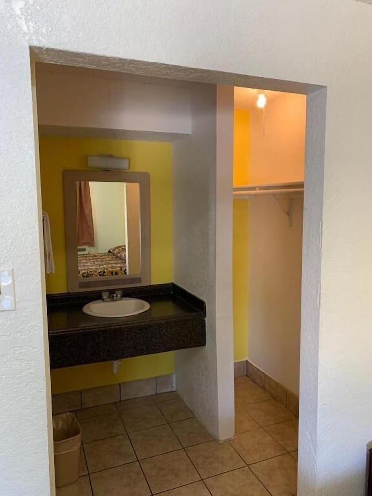 Arlington Vacations - Abrams Inn - Property Image 3