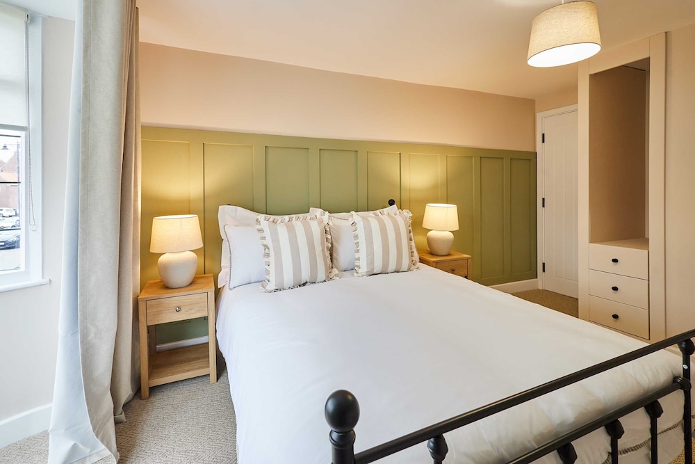 Host Stay Ginger Bread Cottage
