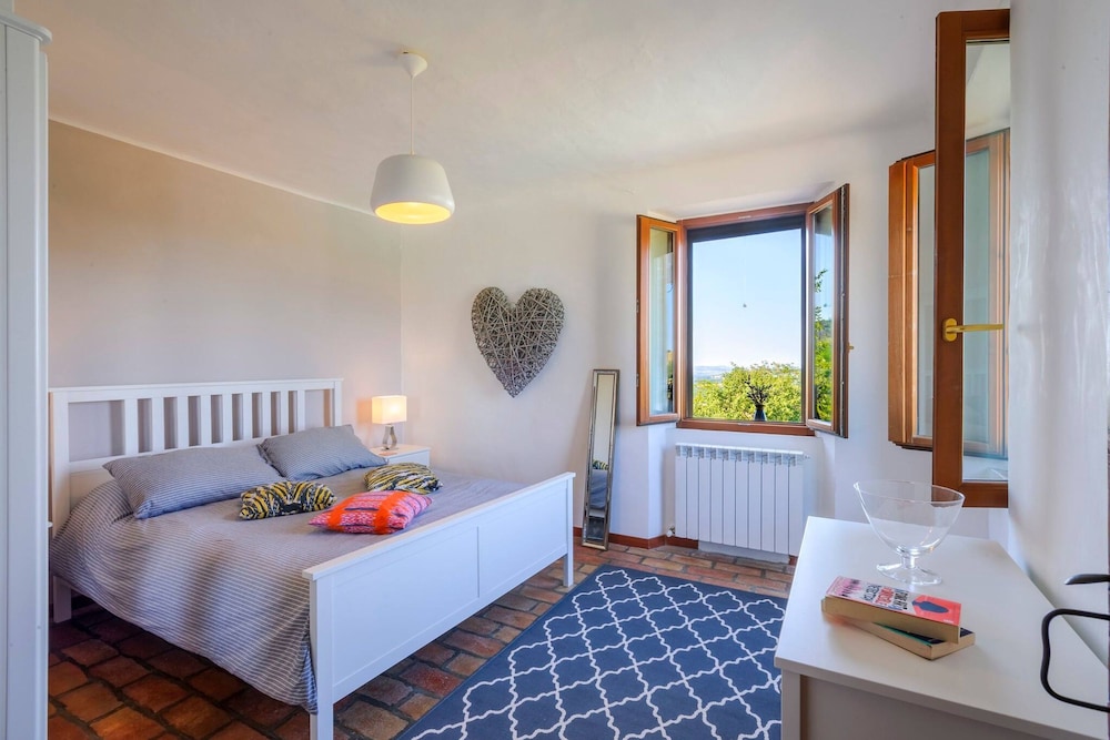 Casa Felicita 8 by Marche Holiday Villas