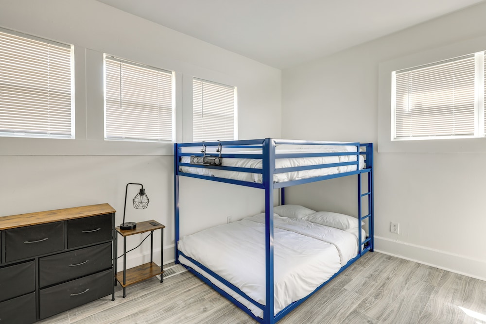 17 Mi to Birmingham: Renovated Home w/ Deck