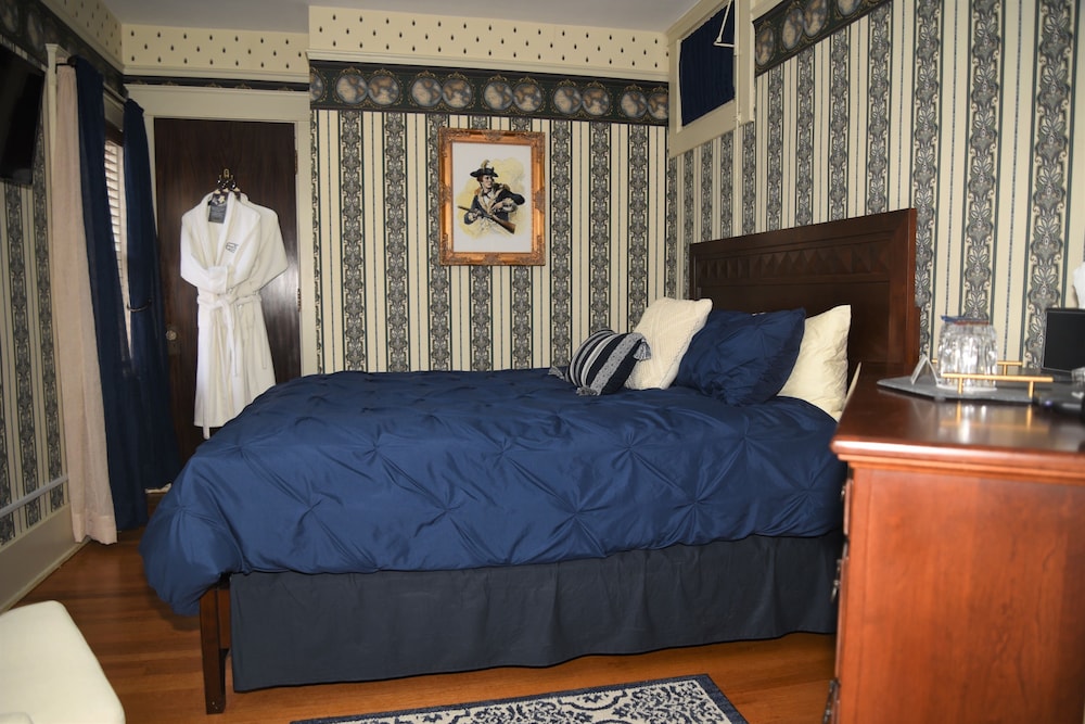 Grand Colonial B&B