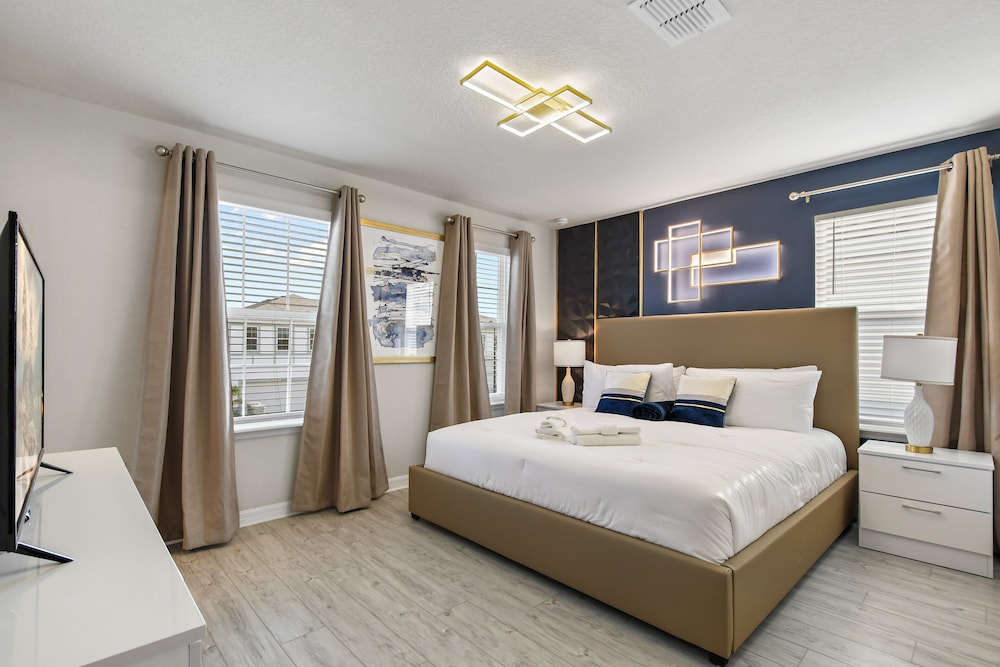 Iron Man Villa Pool Spa Near Disney 10br 3020 view 5