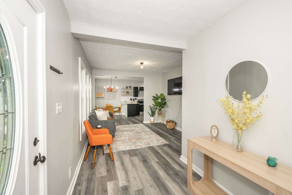 Modern Cincy Home - For 6