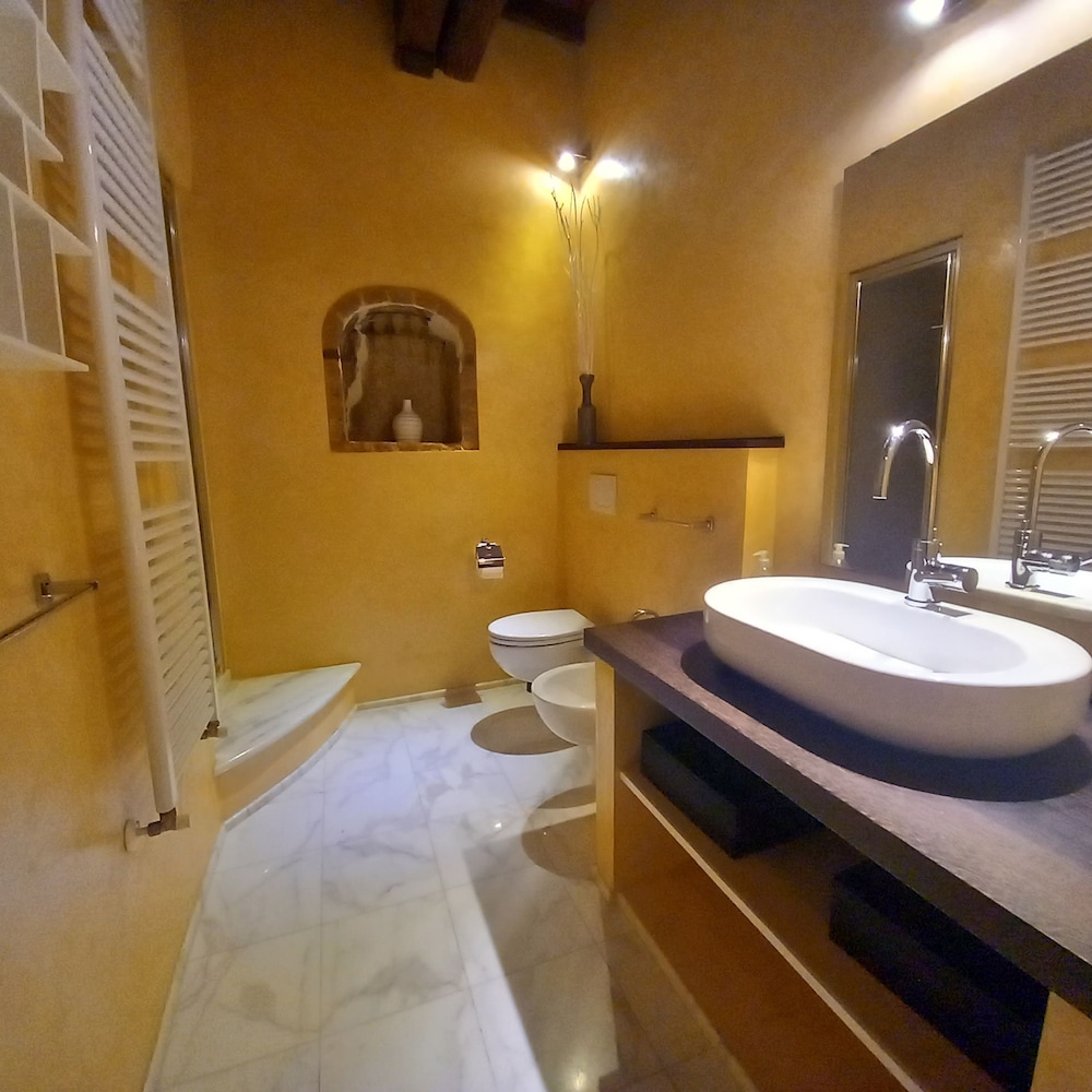 Pepi 64 in Firenze With 2 Bedrooms and 1 Bathrooms