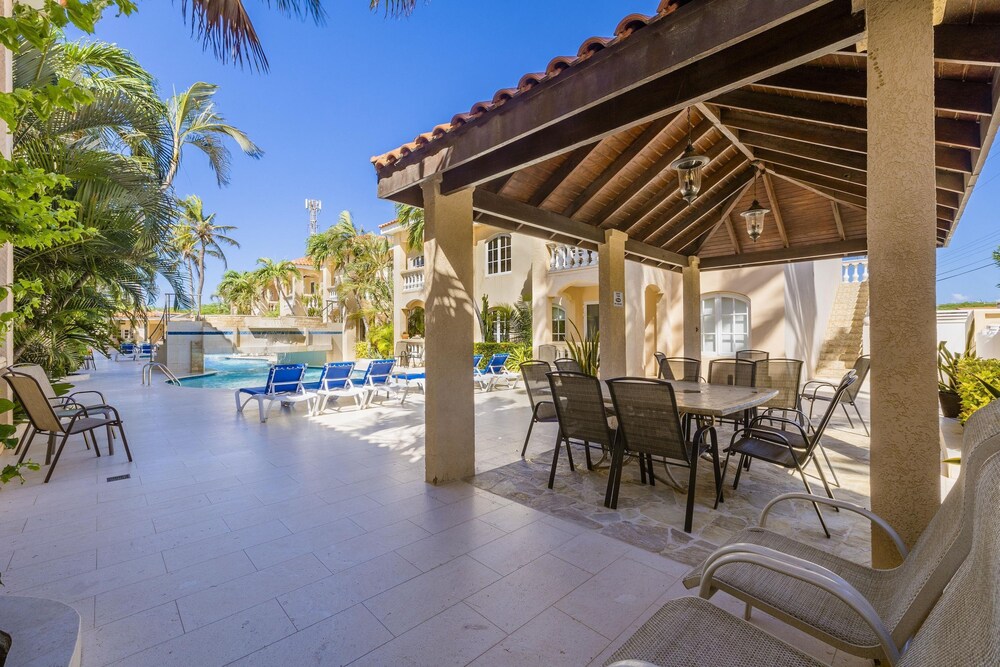 Cozy 1br1ba w Balcony Pool in Great Location