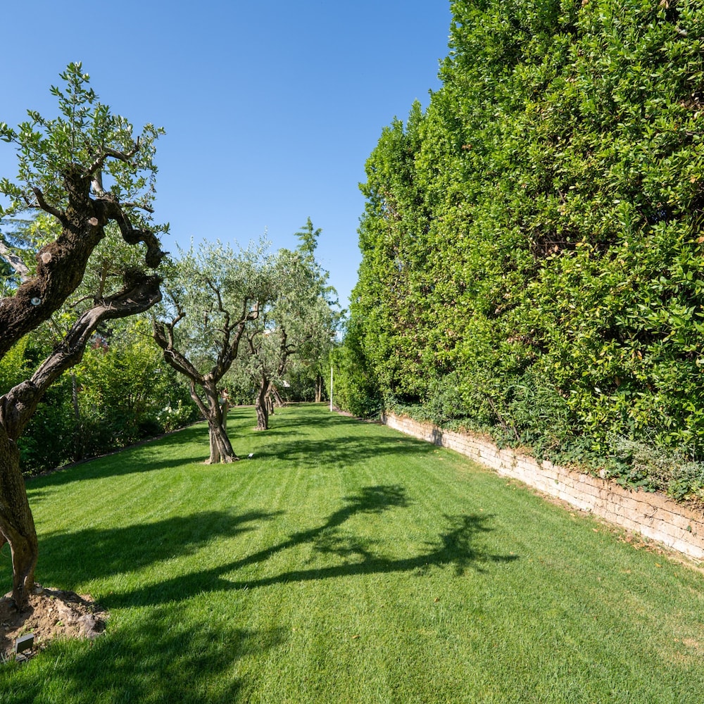 Charming Green and Blue Villa by Wonderful Italy