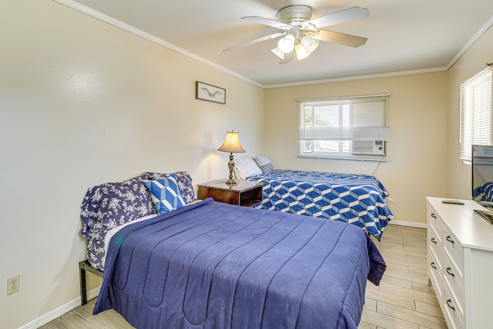 Pet-friendly Unit w/ Yard Near Sacramento River!