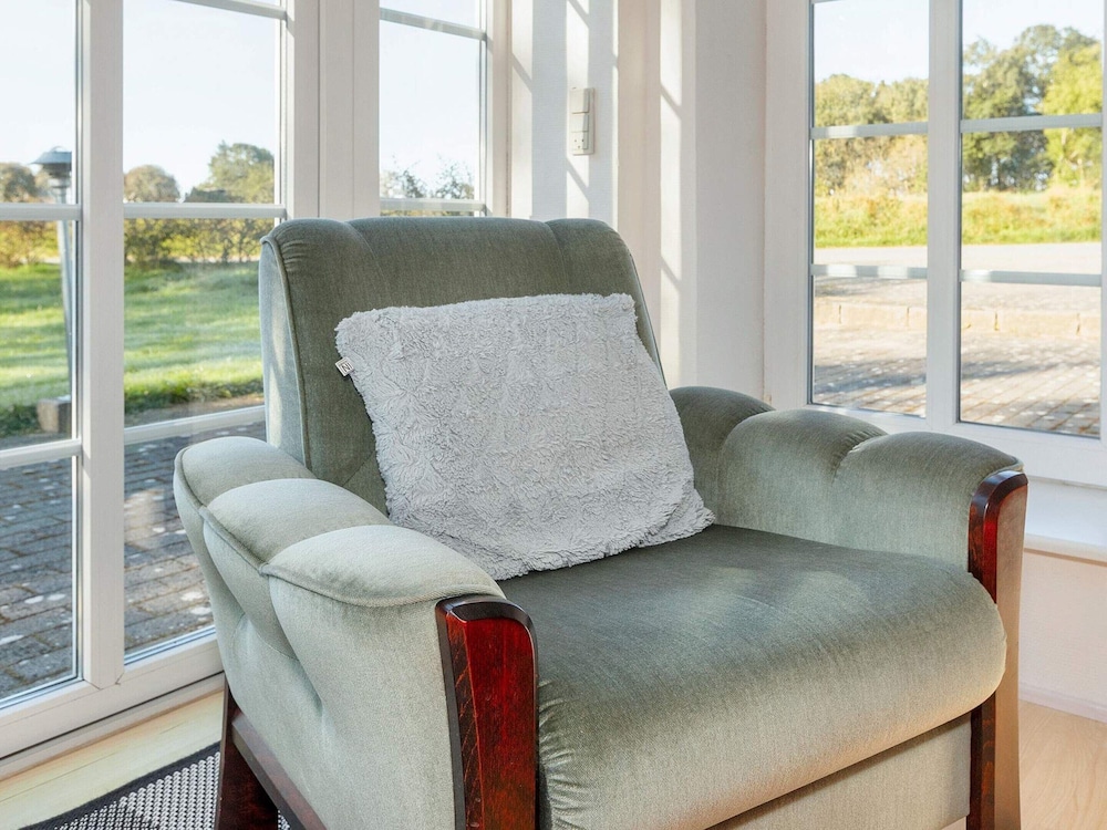 Adorable Holiday Home in Fur near Sea view 4
