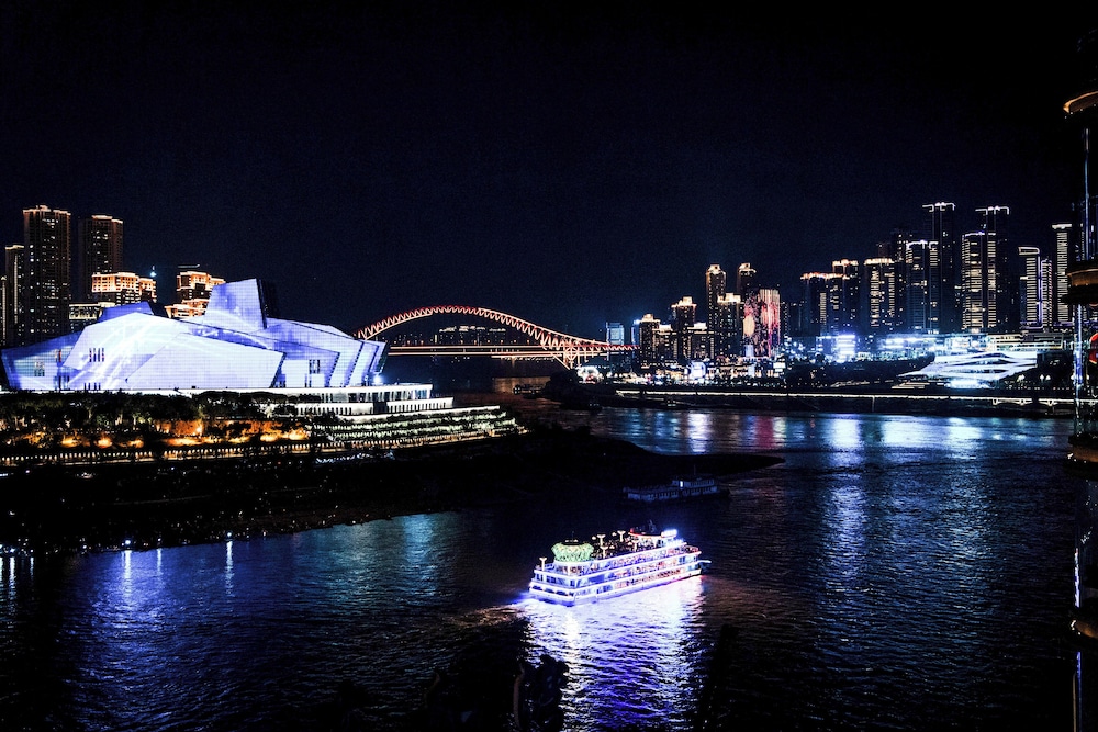 Baihong Riverview Drone Show Apartment