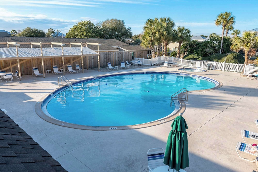 Seascape - Across From Pool and Tennis - Beach