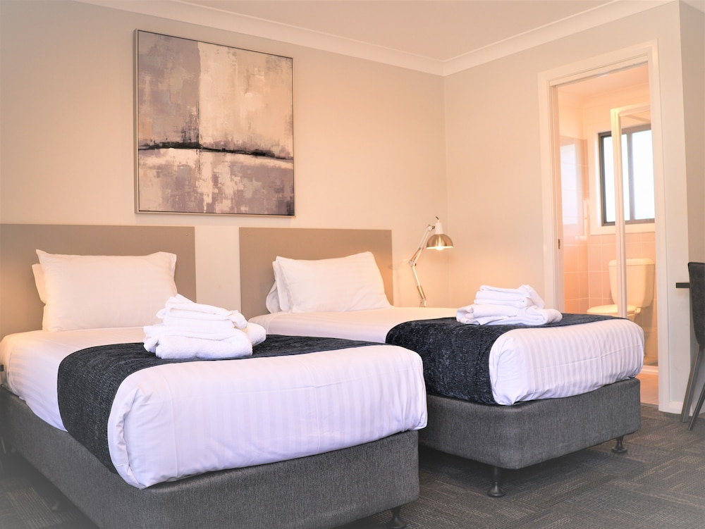 Eastend Studio Apartments