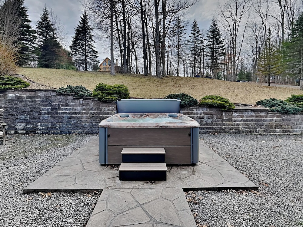 The Old World Chalet by Taylor Made Deep Creek
