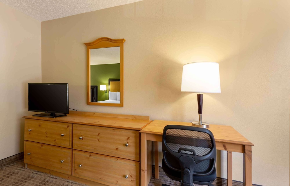 Extended Stay America Suites Washington DC Chantilly - Property Image 35