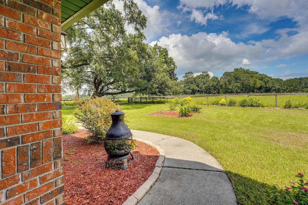 Welcoming Home w/ Yard on 20 Acres in High Springs