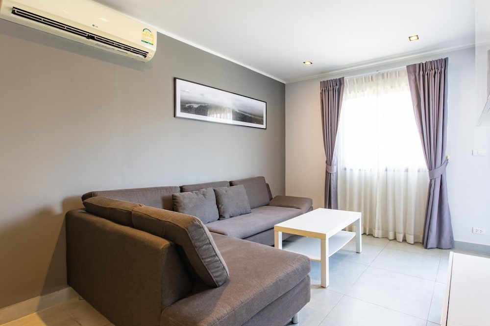 Modern Condo - 1BR T1-201