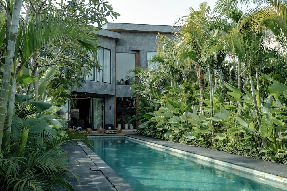 AMO Residences