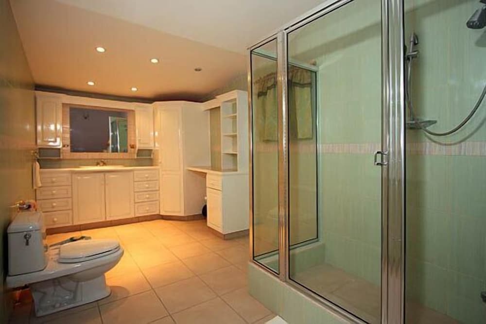 Sheppy's Den Villa