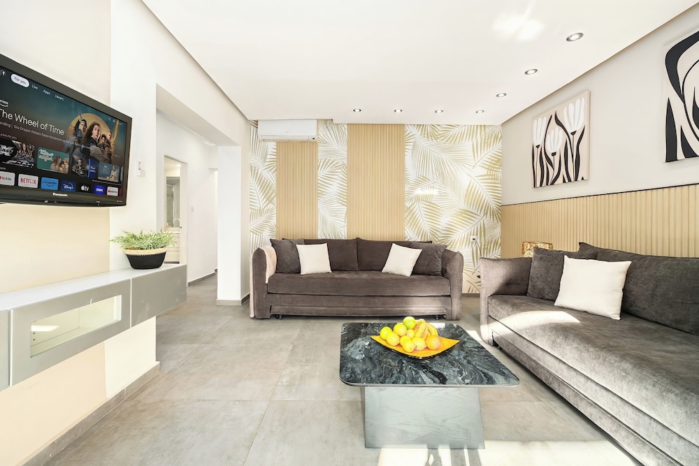 Royal Park Apt Resort by Sea N Rent
