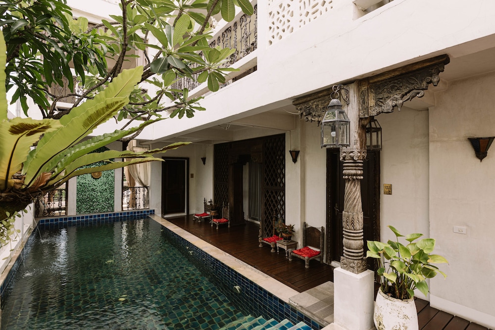 At Niman Conceptual Home - Image 3