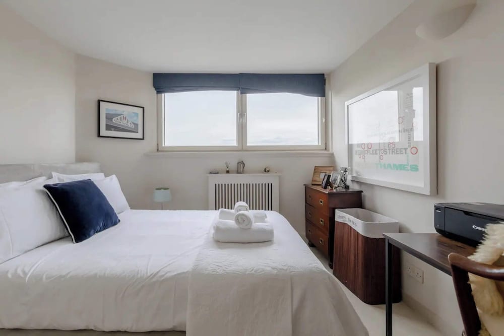 Scenic Riverside 2BD Flat - Chelsea