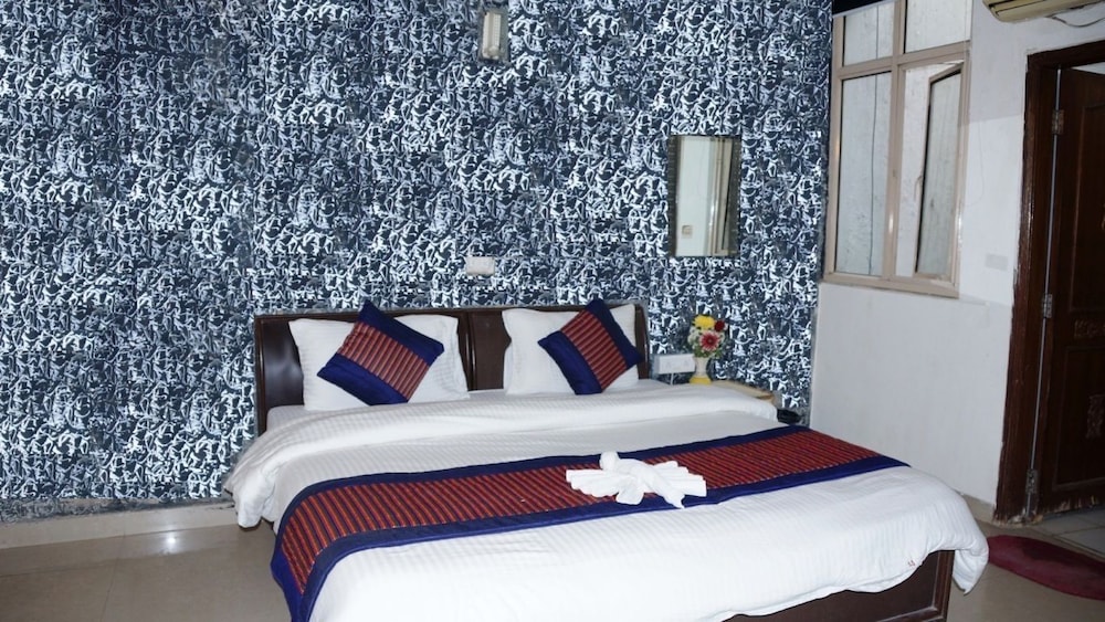 Maxfort Airport Hotel