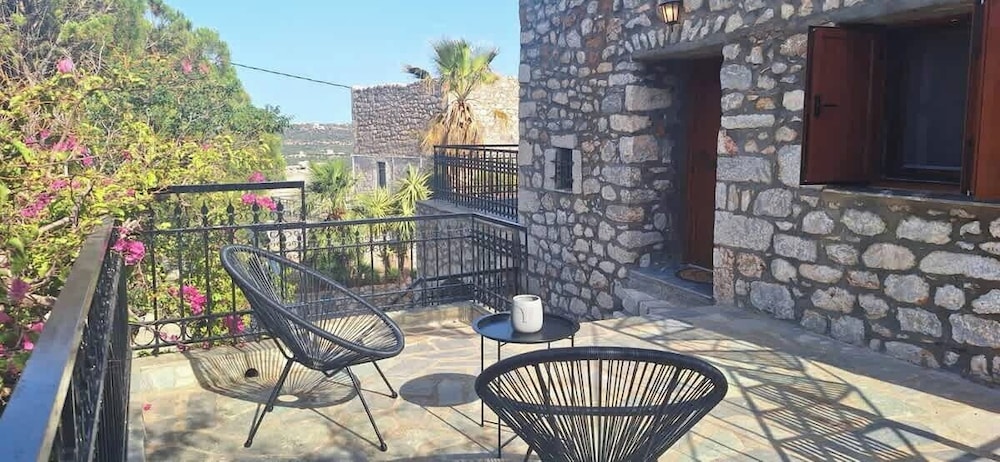 Kitta Mani Towerhouse - Mountain Views Garden