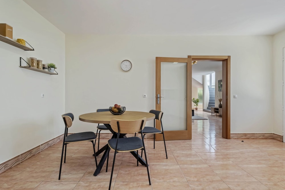 Amendoeira Residence by Homie