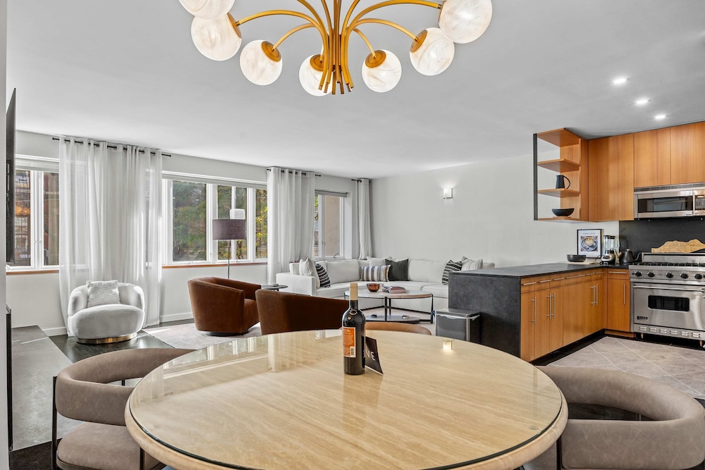 Prince by Rove Travel 2BR Soho Condo w Terrace
