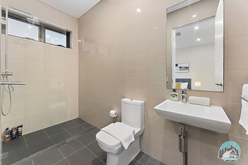 Aircabin Annandale Comfy 3 Bed Townhouse