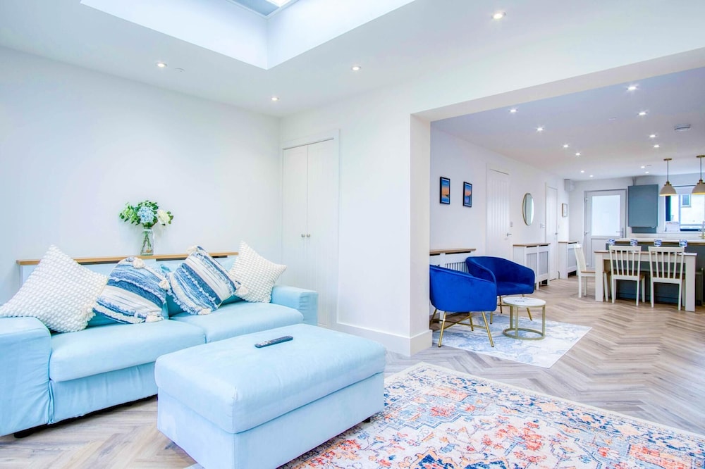 Hatherleigh Drive - 2 Bedroom House - Mumbles