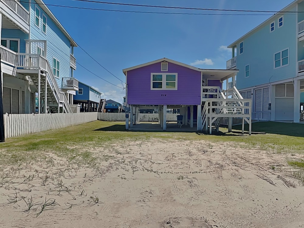 Surfside Beach Bungalow by Ryson Vacation Rentals