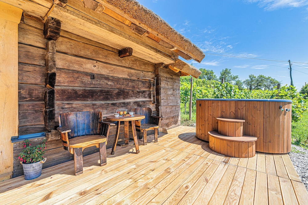 Vineyard Cottage Paradiz view 5