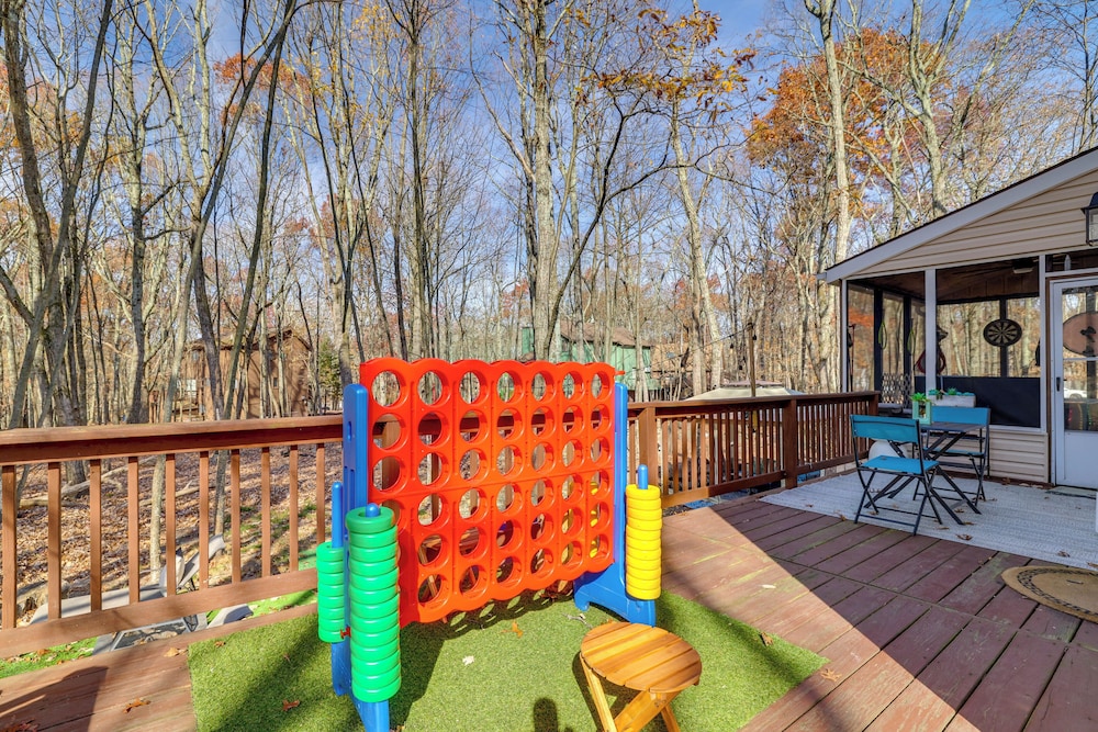 Grill & Games: Family Home in East Stroudsburg!
