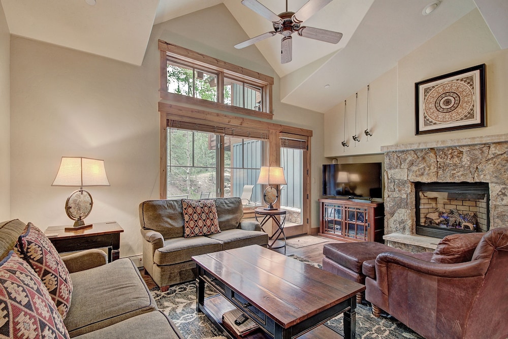 Ski-in 2br W/luxe Decor Steps To Winter Activities 2 Bedroom Townhouse by RedAwning