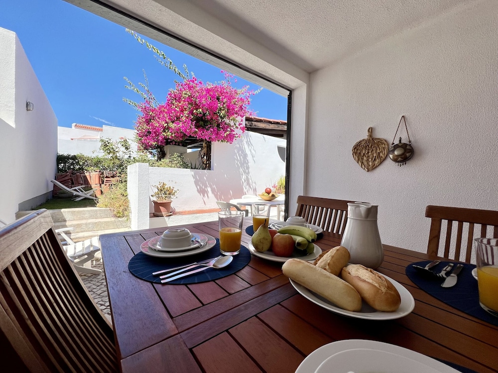 Vilamoura SUN Bright With Pool by Homing