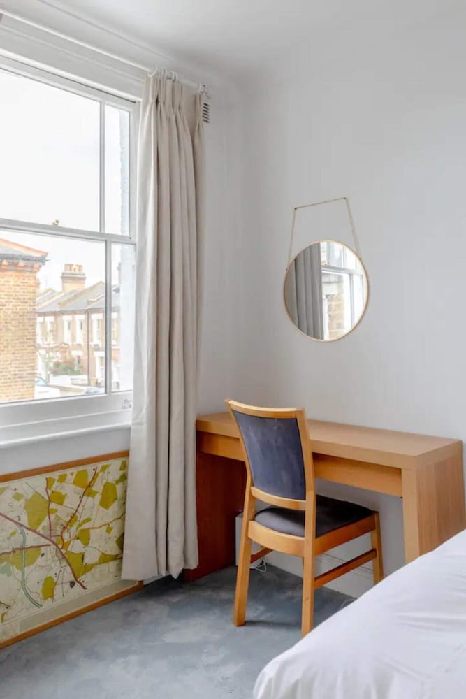Beautifully Designed 2BD House - by Queen's Park!