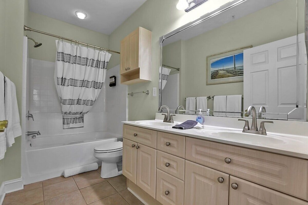 Magnolia Pointe Luster Leaf 4875-304 3 Bedroom Condo