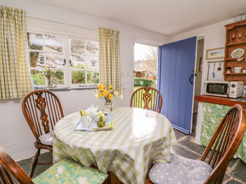 Hawthorn Cottage view 2