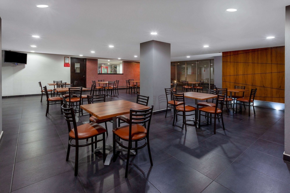 Ramada by Wyndham Acapulco Hotel  Suites - Property Image 10