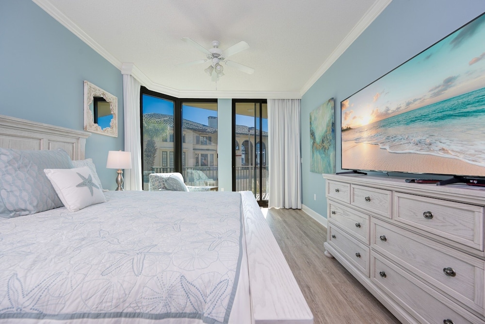 Phoenix On The Bay 1134 3 Bedroom Condo
