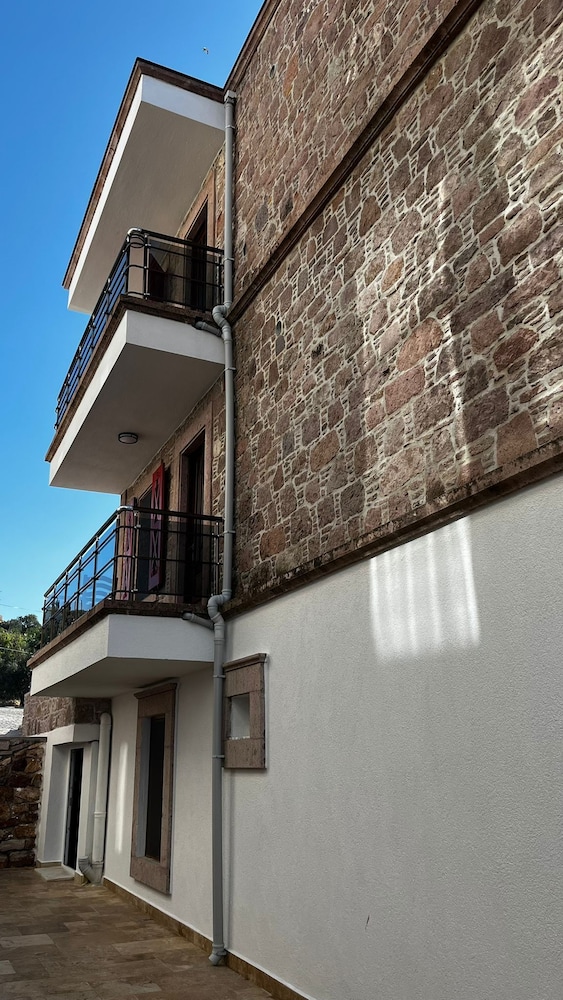Cunda Esin