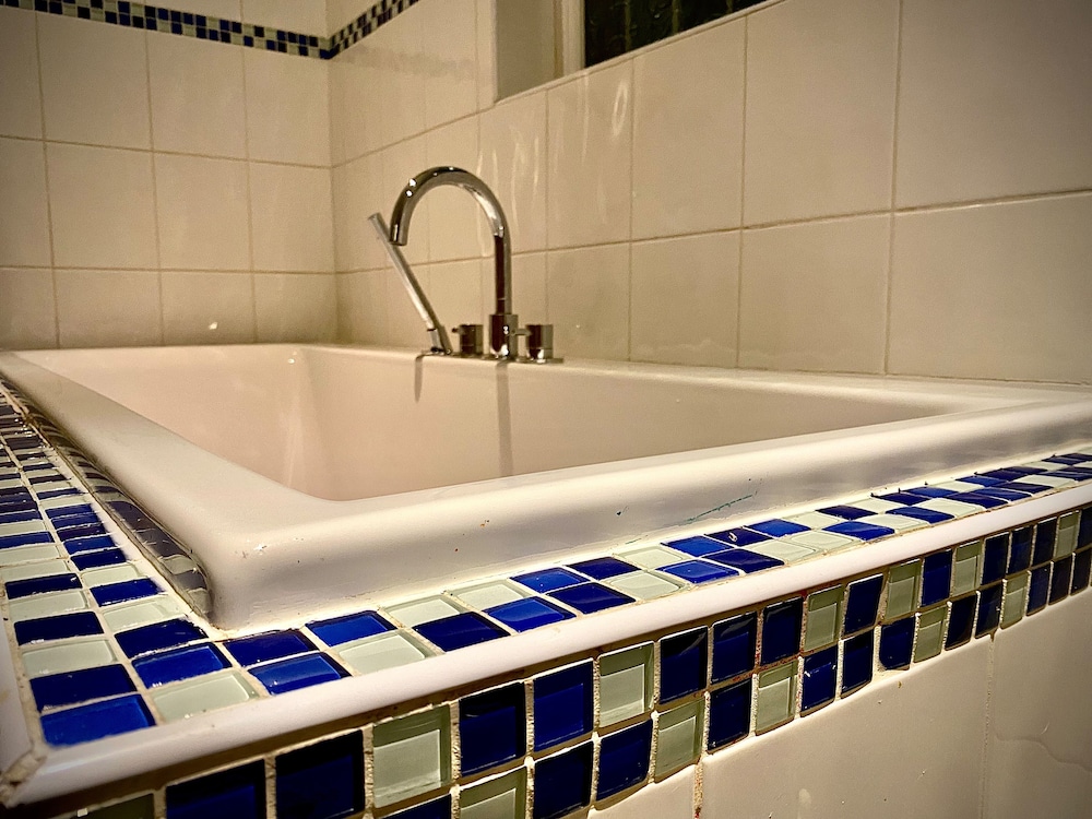 Captivating 4-bed Hot Tub House in Blackpool view 2