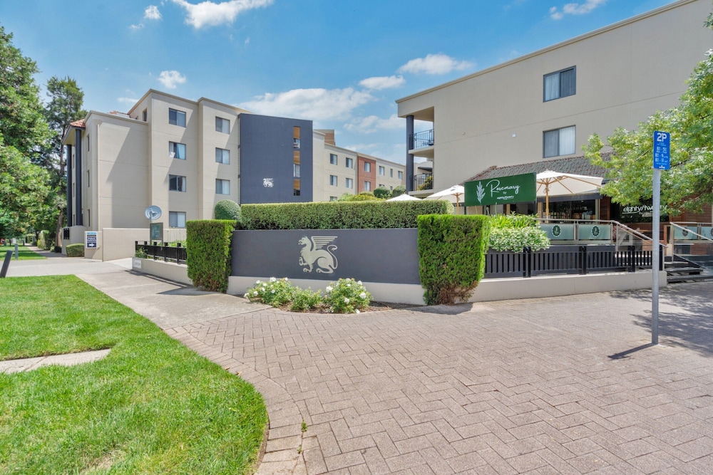 Sleek 2-bed Apartment in Vibrant Kingston