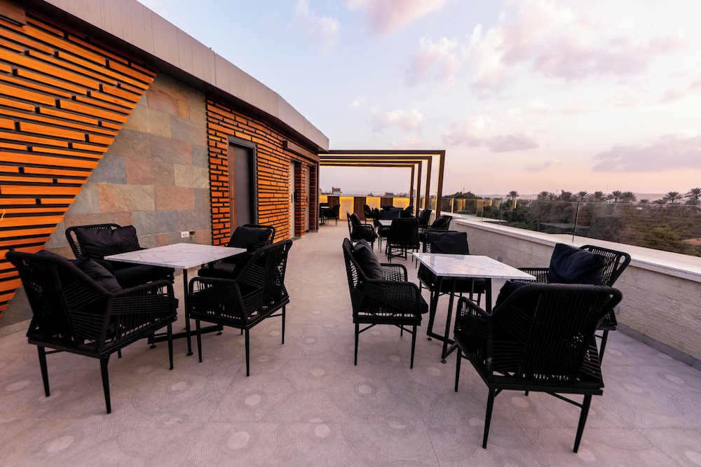 Remal Pyramids Hotel