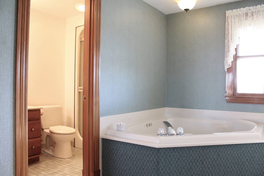 Rose Farm Inn