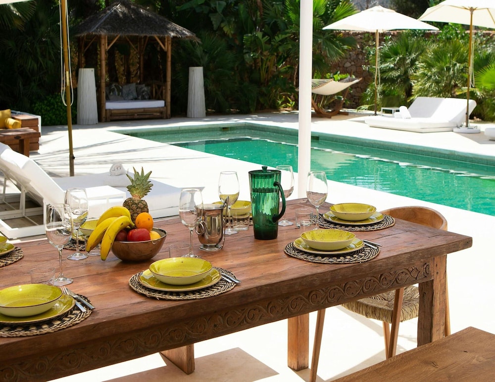 Lavish Villa Near Cala Llonga