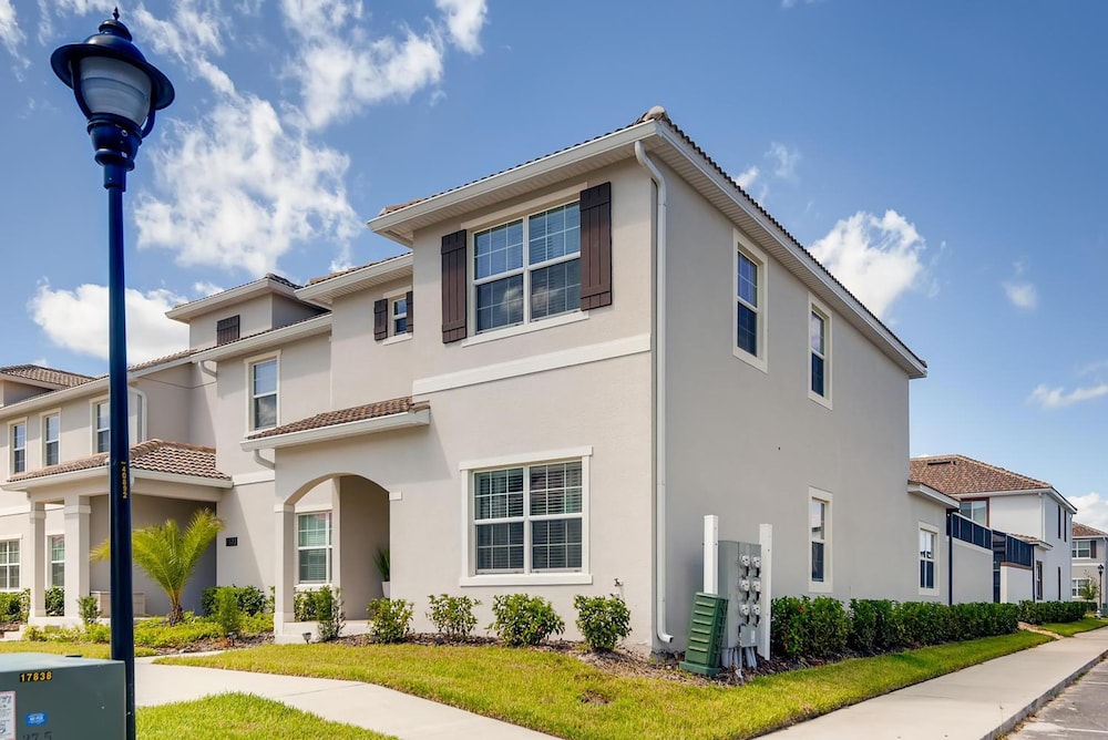 4801 ML - Ideal Retreat Townhome Oasis With Pool - Image 1