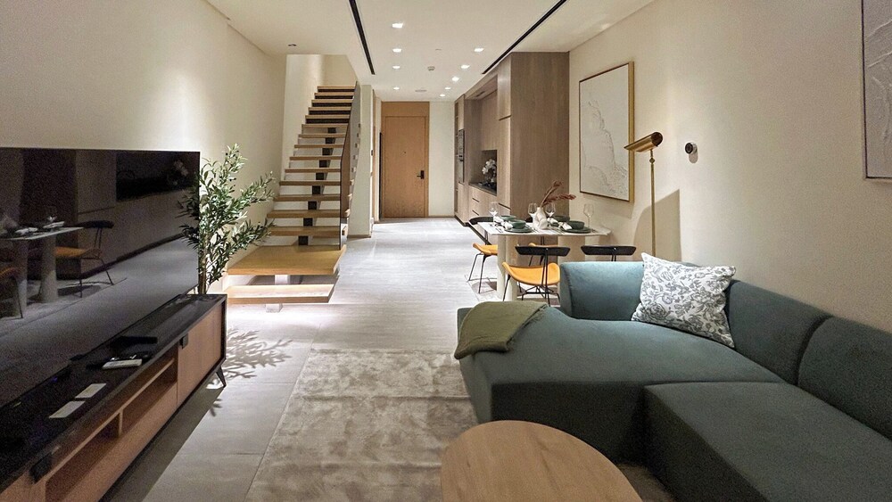 Stylish 1BR Penthouse in The Autograph